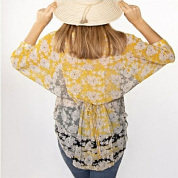 CAbi Amelia Gather‎ V Neck Hi Lo Floral Sheer Top S - Picture 4 of 14